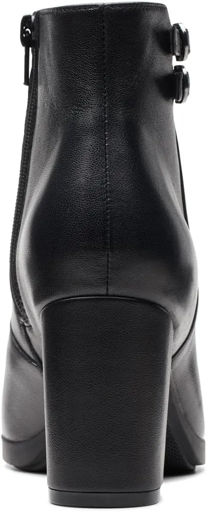 Clarks Women's Bayla Light Fashion Boot