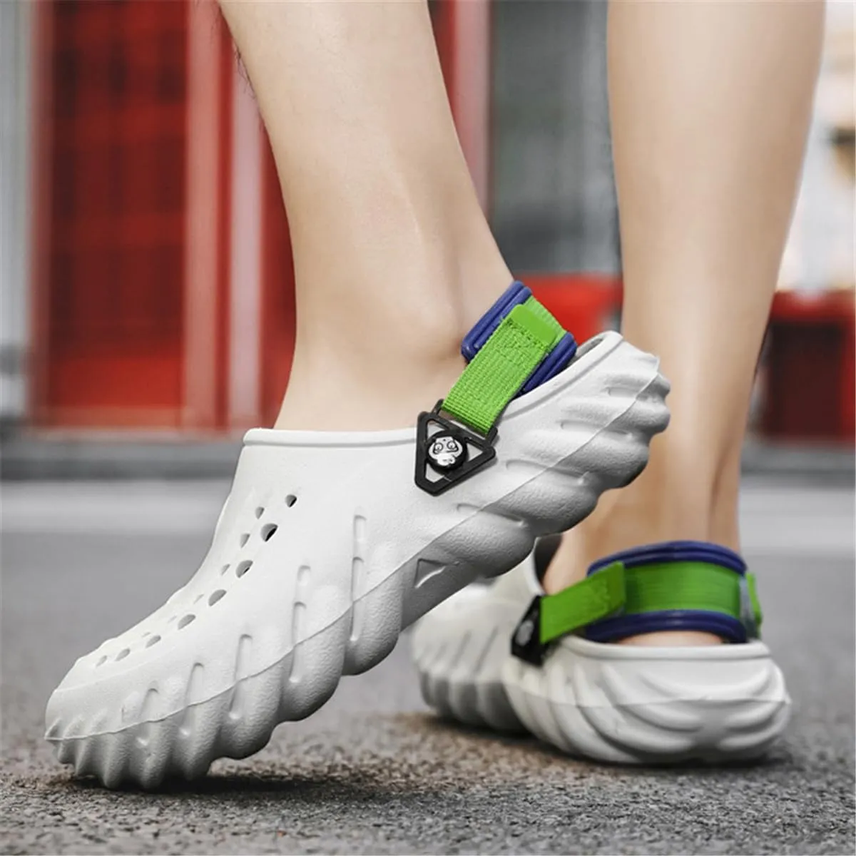 Fashion clogs for men non slip and comfortable foam runner cloud slides for indoor and outdoor pillows sandals for women trendy and classic summer beach shoes slippers