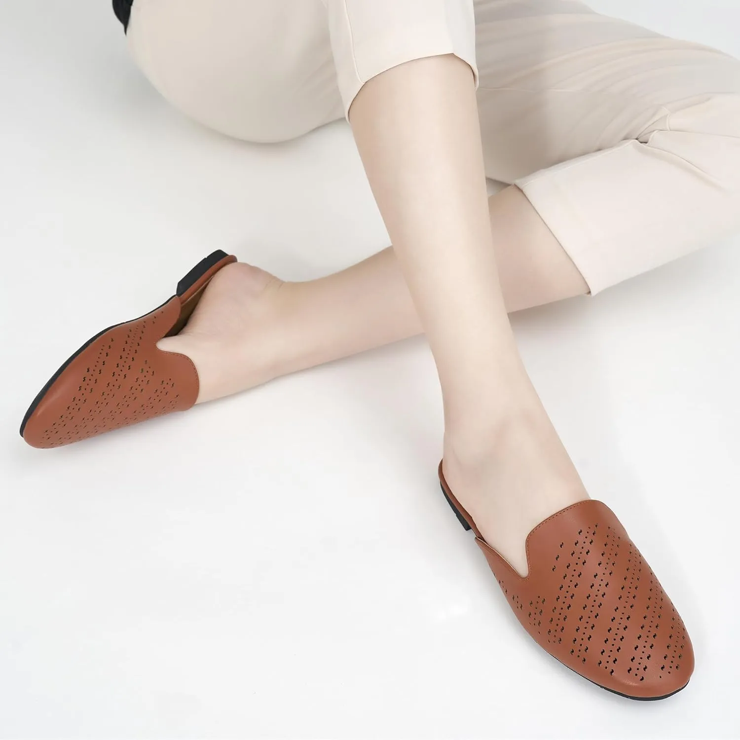 FUDYNMALC Mules for Women Flats Comfortable Round Toe Womens Mules Shoes Breathable Slip On Backless Slide Loafers for Women