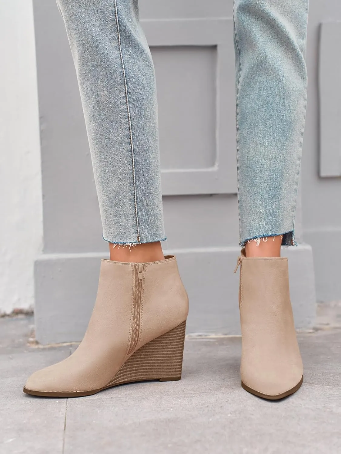 LAICIGO Womens V Cut Wedge Ankle Booties Zip-up Closed Toe Stacked Heel Faux Suede Winter Boots