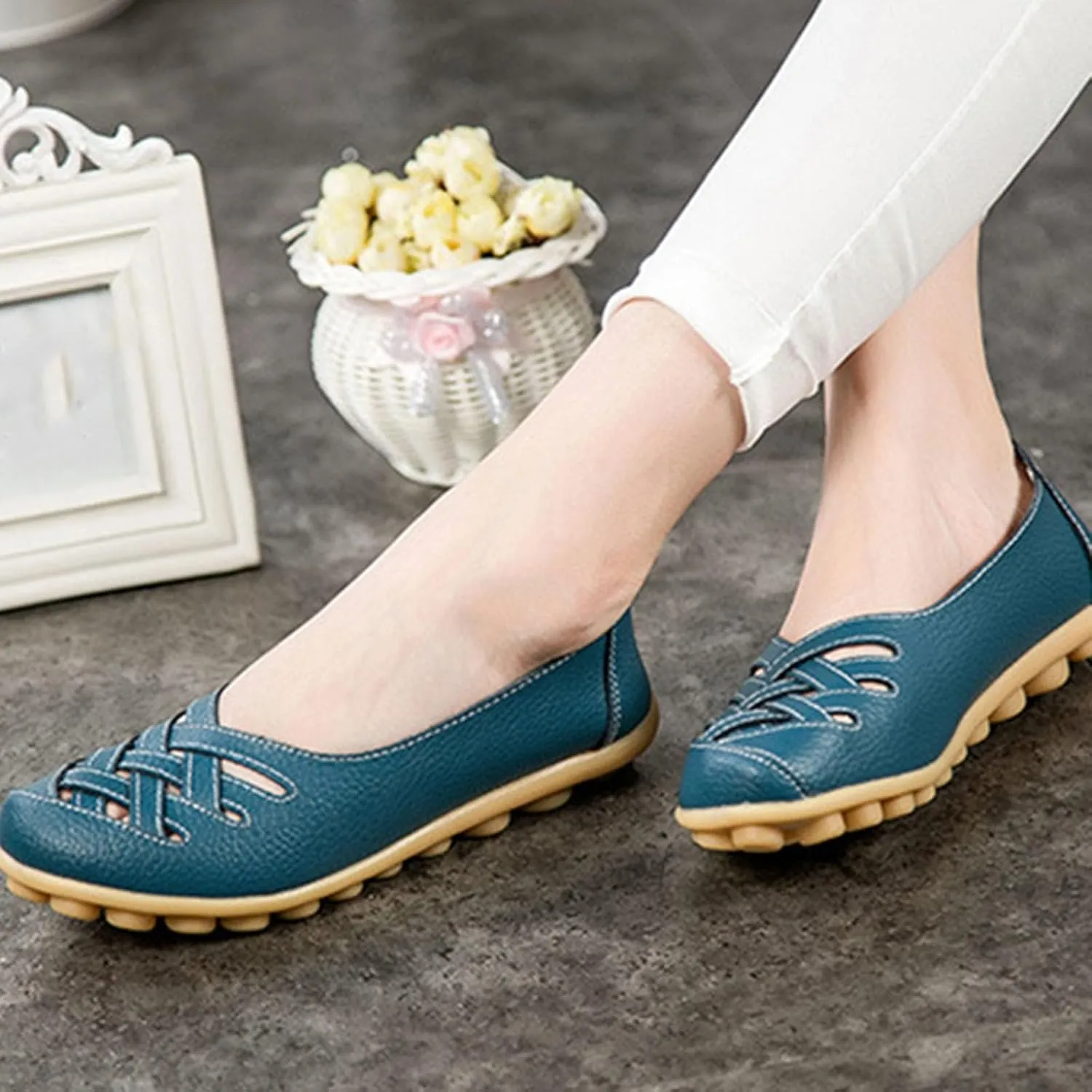 Summer Loafers Flat Sandals for Women Criss Cross Cut Out Slip-On Dressy Shoes Closed Toe Casual Walking Shoes