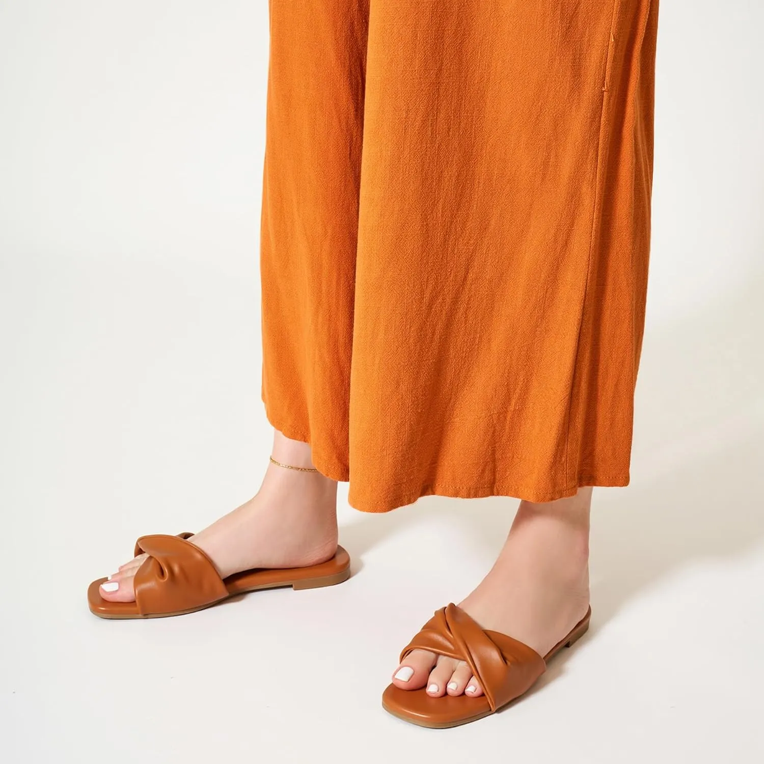 Trary Sandals Women,Leather Slides Women Comfortable Memory Foam Sandals for Women Footwear,Fashion Flat Summer Sandals for Women 2025