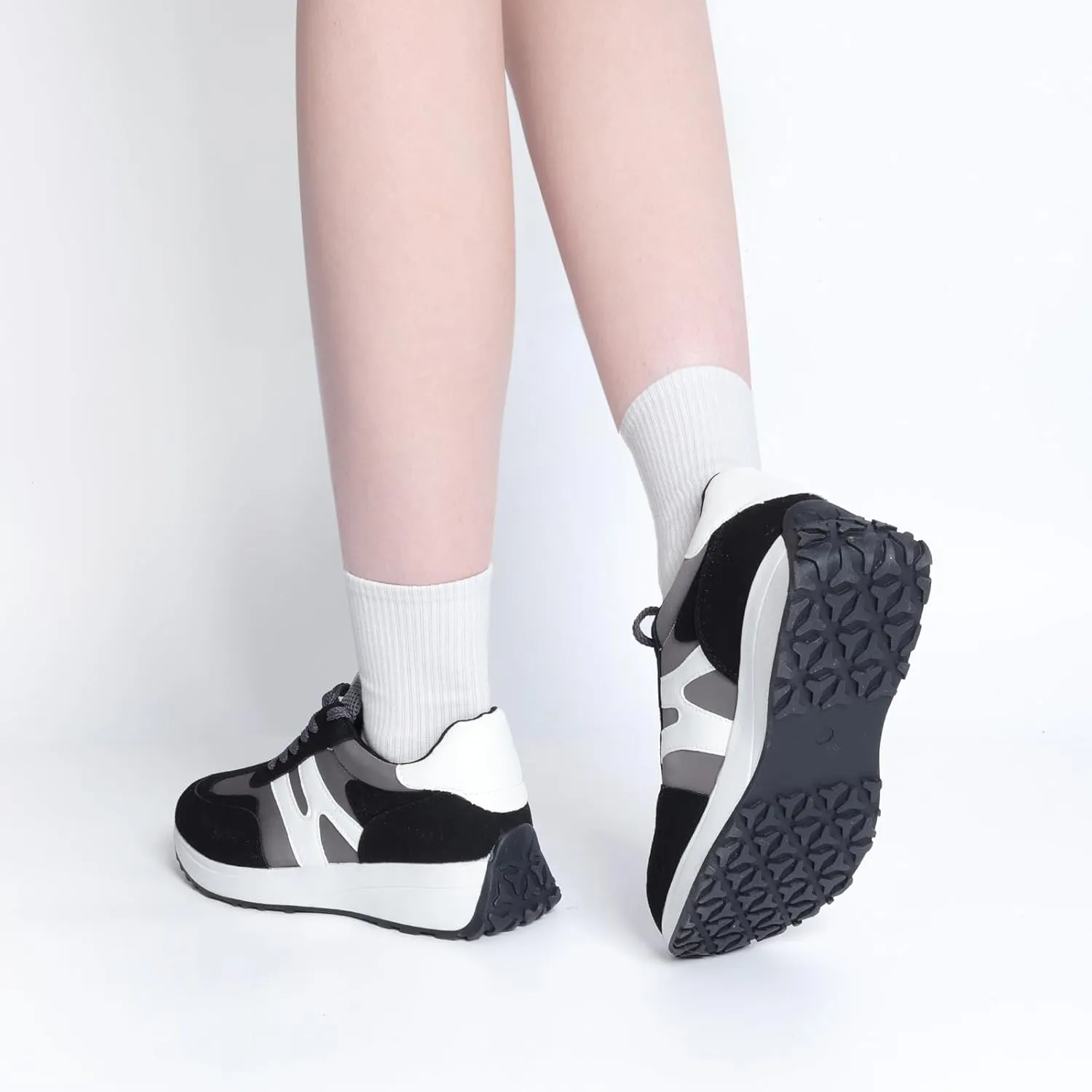 Wide Toe Box Shoes Women Wide Fashion Sneakers Comfortable Casual Walking Non-Slip Memory Foam Tennis Shoes Genuine Suede Sneakers