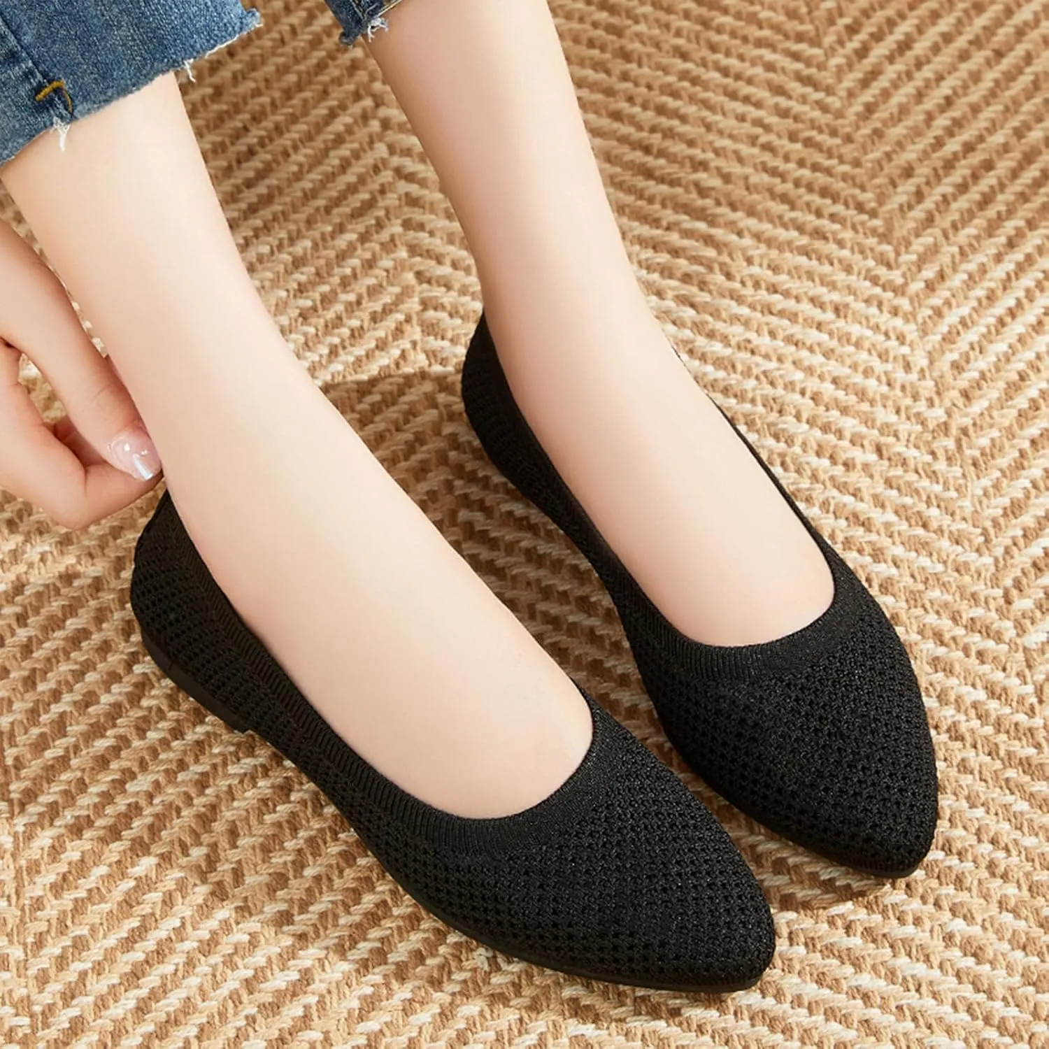 Women's Pointed Toe Slip-On Knit Flats,Breathable Mesh Soft Sole Comfortable Ballet Flats Casual Walking Work Dressy Loafers