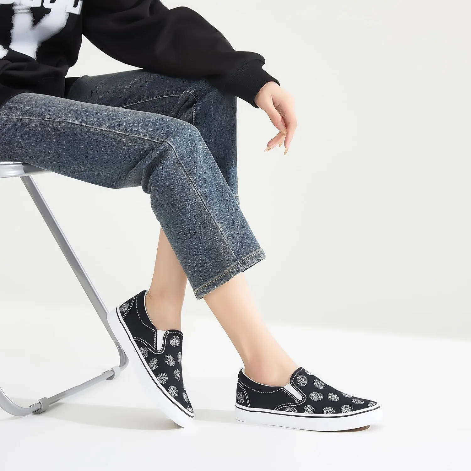 Women's Slip on Shoes Canvas Sneakers Loafers Non Slip Shoes Low Top Casual Shoes